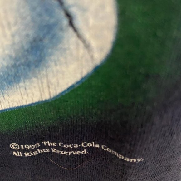 1995 COKE COCA -COLA POLAR BEAR HOCKEY PLAYER T-SHIRT - Picture 4 of 4